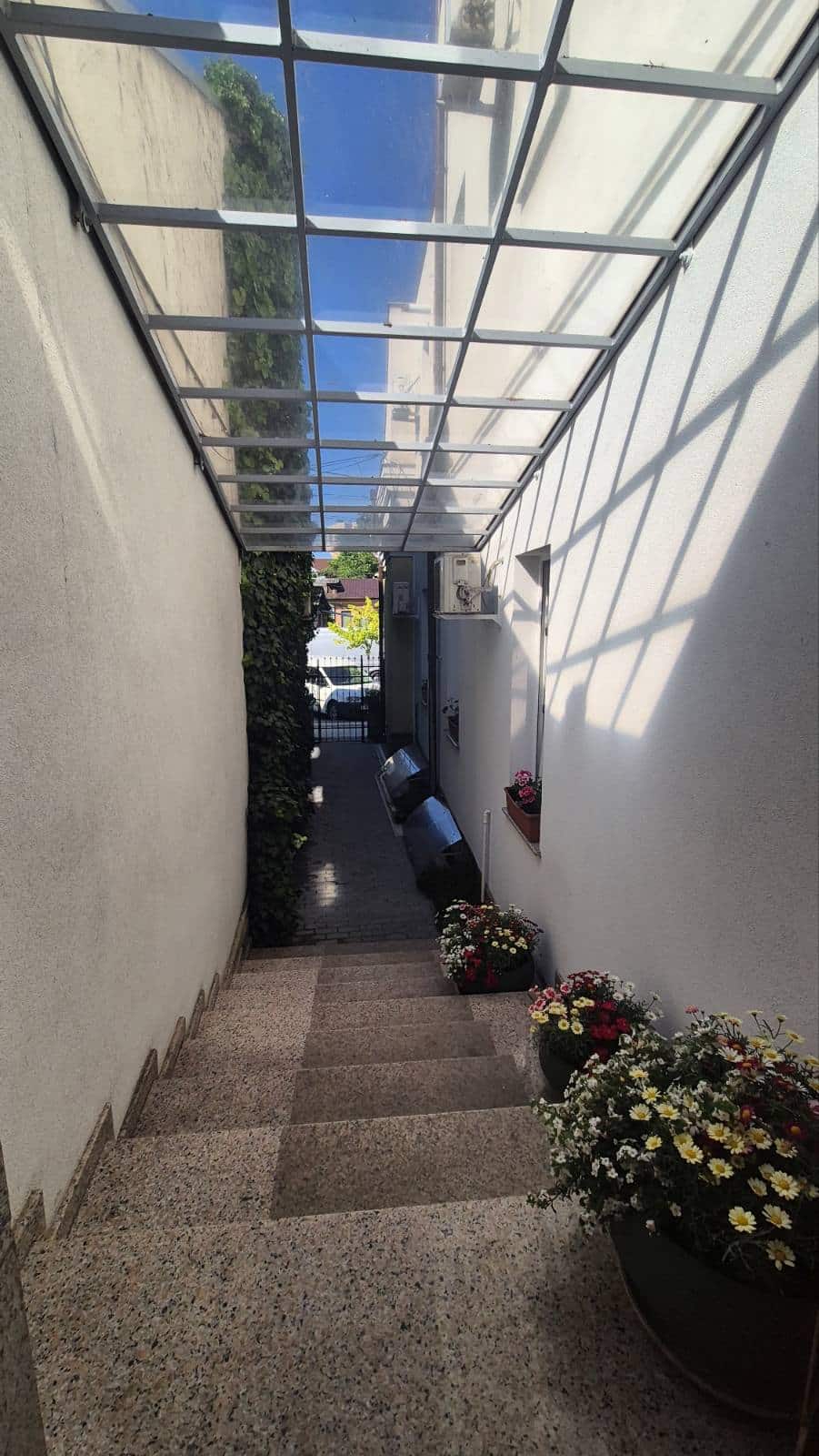 Mateevici 52 apartments entrance (1)