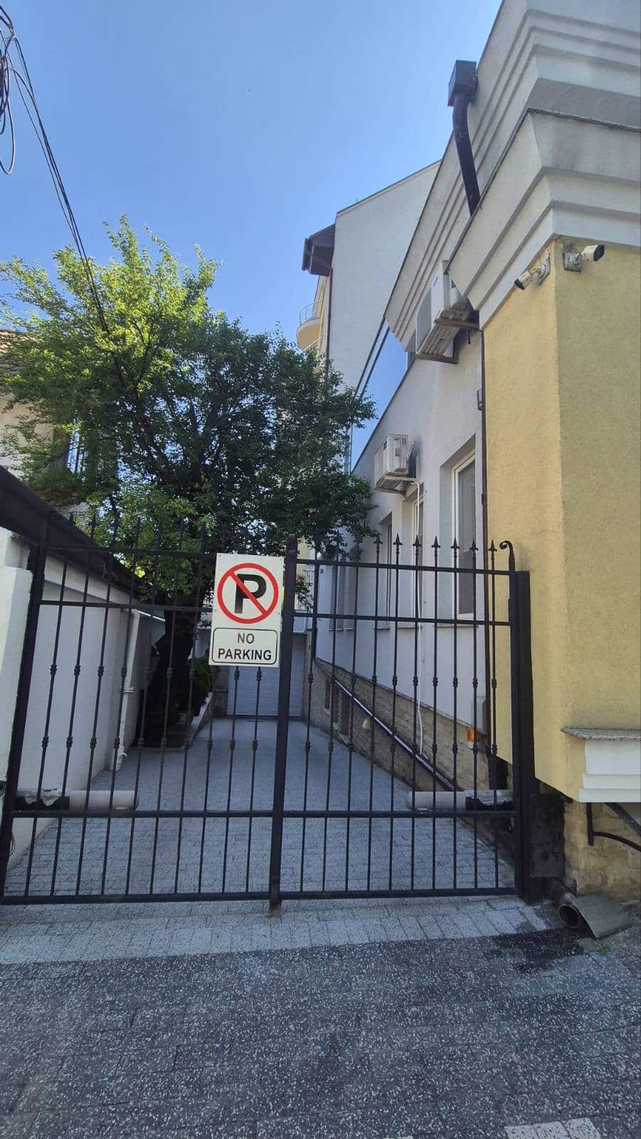 Mateevici 52 apartments entrance (2)