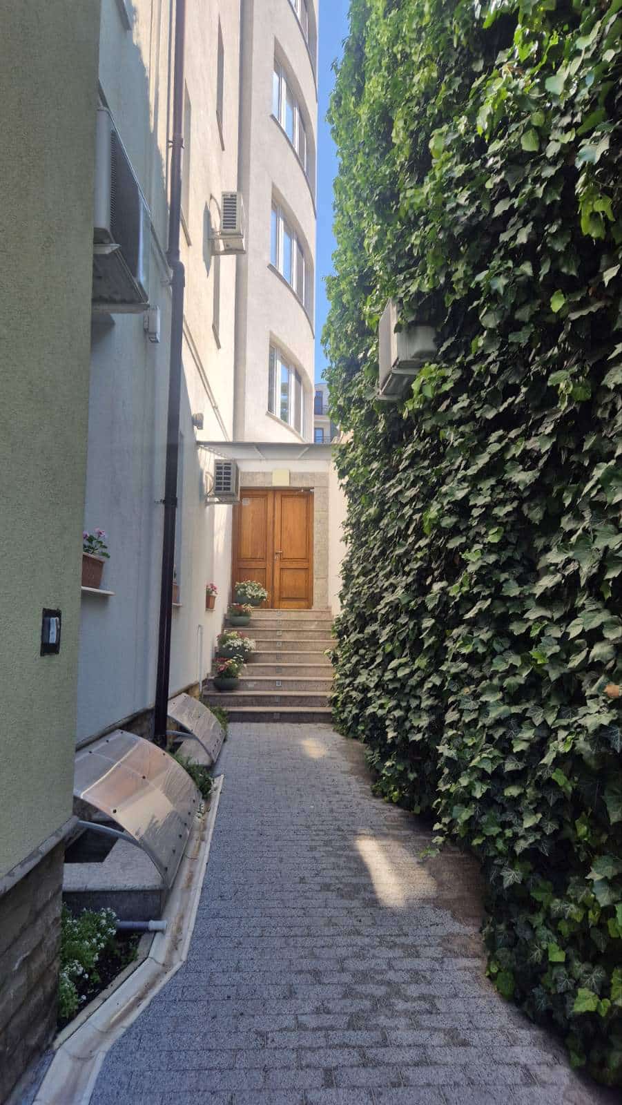 Mateevici 52 apartments entrance (8)